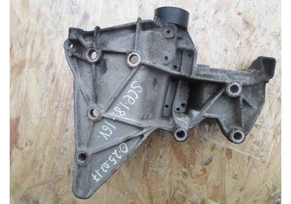 Кронштейн генератора Renault Scenic, Megane 1.8, 2.0 16V, 7700054611